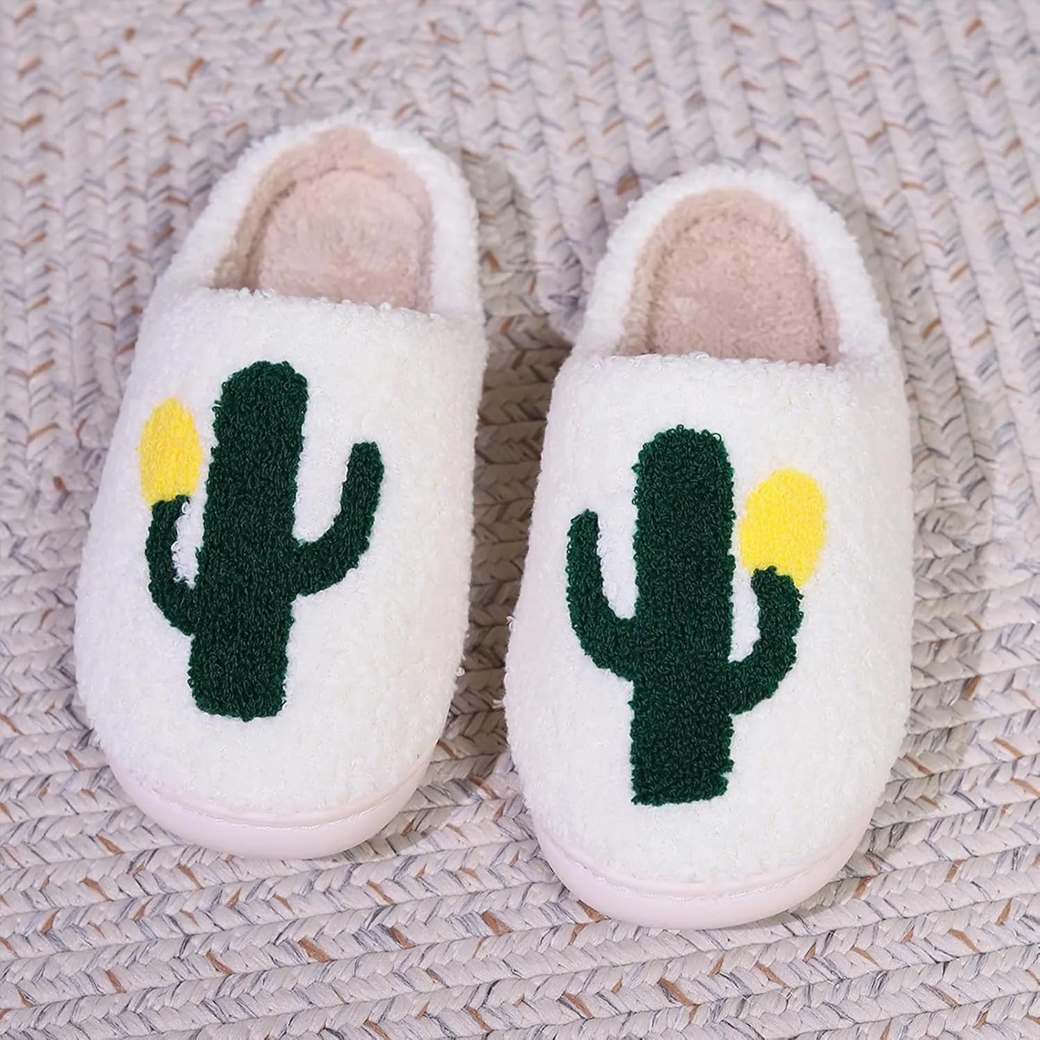 Christmas Slippers Reindeer Slippers for Women and Men Holiday Halloween Slippers Indoor Bedroom Fluffy Warm Fleece Slippers Winter Soft Cozy Home Non-Slip Soft Plush Slip-on Wool Lined House Shoes