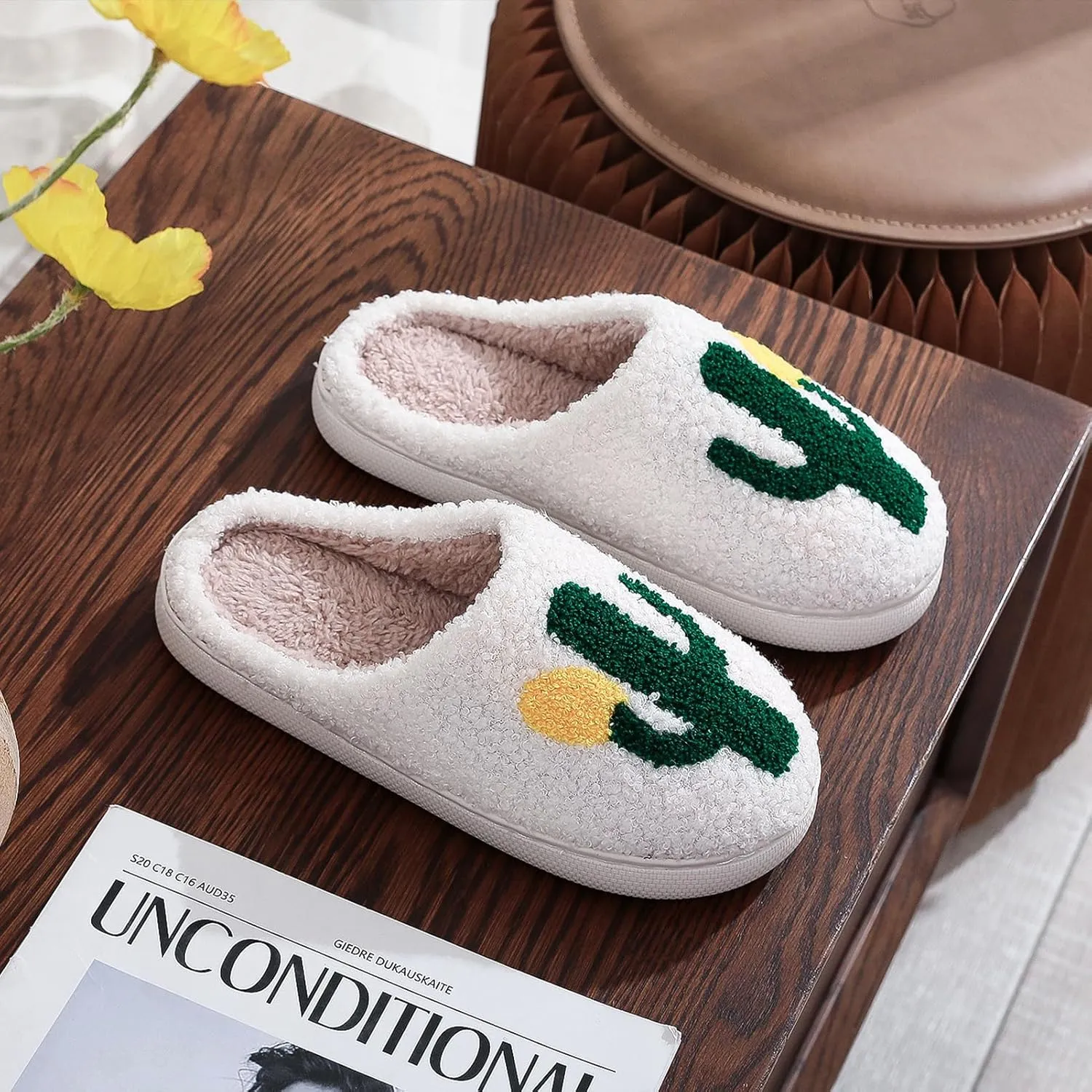 Christmas Slippers Reindeer Slippers for Women and Men Holiday Halloween Slippers Indoor Bedroom Fluffy Warm Fleece Slippers Winter Soft Cozy Home Non-Slip Soft Plush Slip-on Wool Lined House Shoes