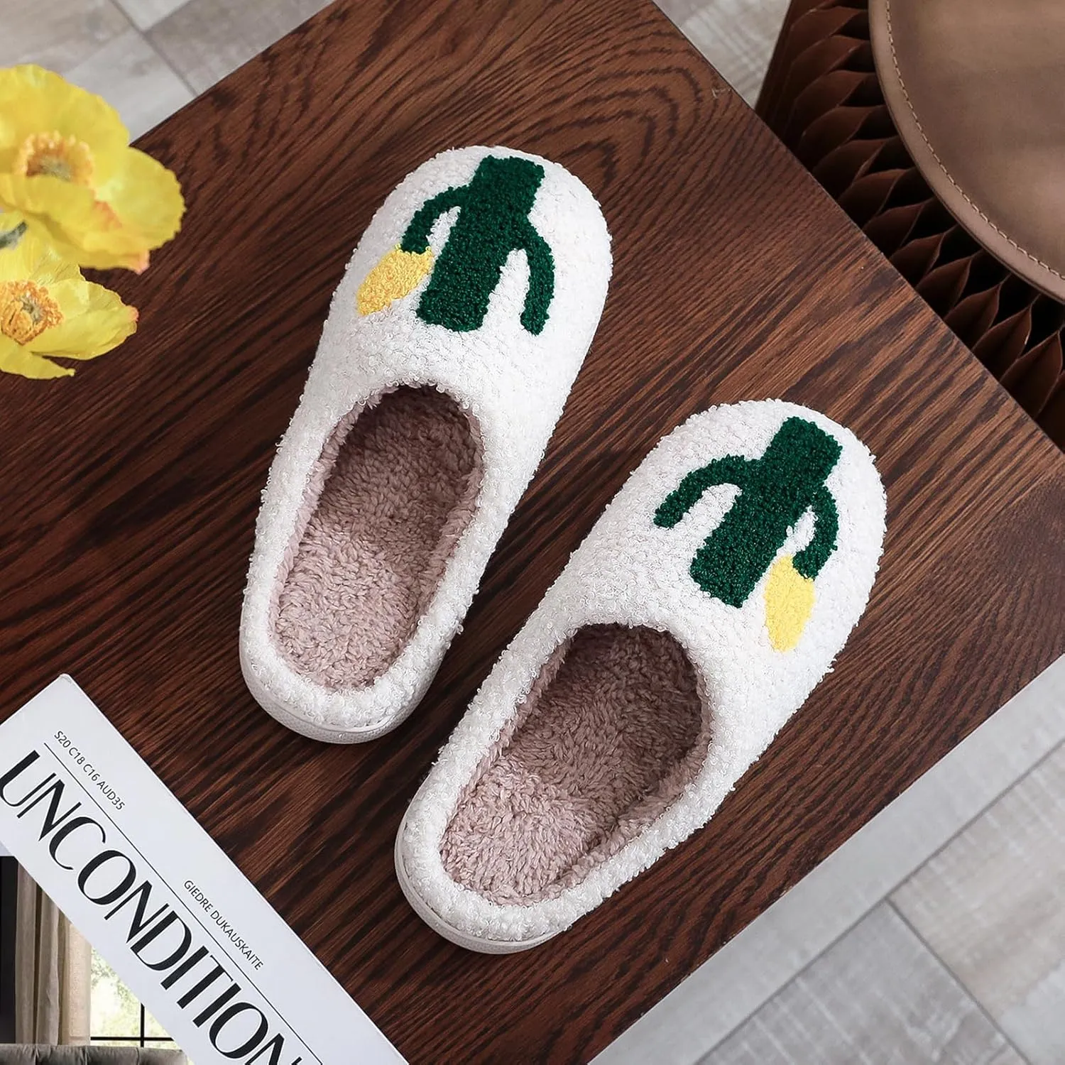 Christmas Slippers Reindeer Slippers for Women and Men Holiday Halloween Slippers Indoor Bedroom Fluffy Warm Fleece Slippers Winter Soft Cozy Home Non-Slip Soft Plush Slip-on Wool Lined House Shoes