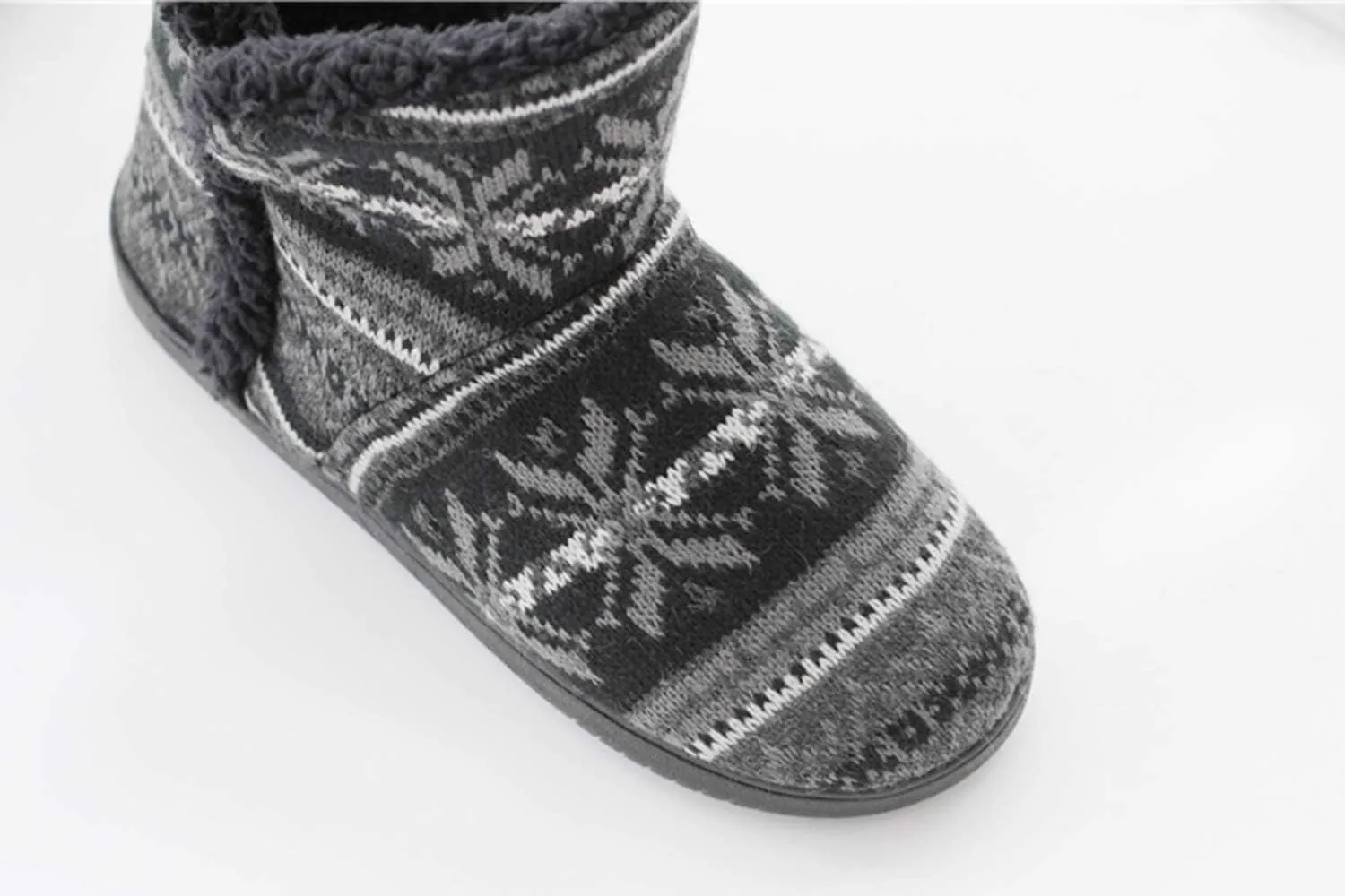 Clobeau Slipper Boots for Women Men House Slippers Snow Boots Winter Warm Plush Booties Slipper Socks Comfy Shoes Fluffy Boots Foot Warmer Non Slip Xmas Gifts