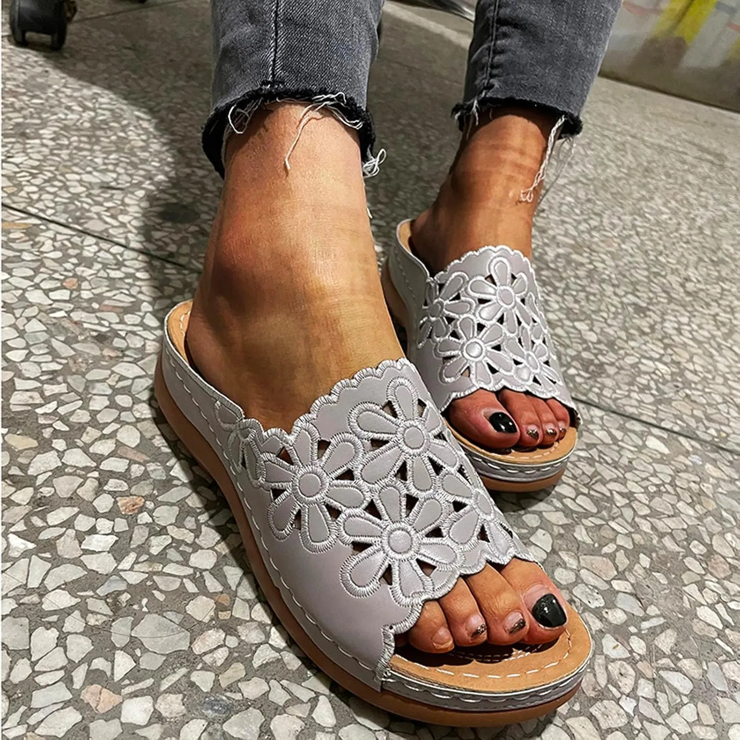 Comfortable Slide Sandals Flower Hollow Out Sandals Women's Summer Chrysanthemum Casual Fashion Women's slipper