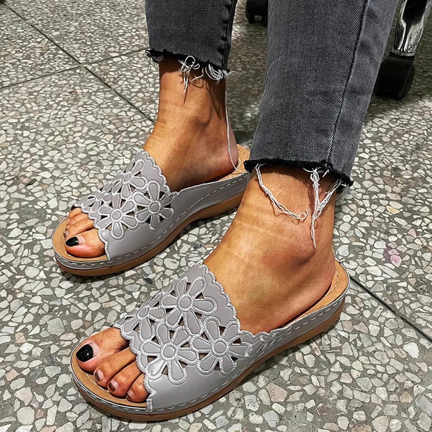 Comfortable Slide Sandals Flower Hollow Out Sandals Women's Summer Chrysanthemum Casual Fashion Women's slipper