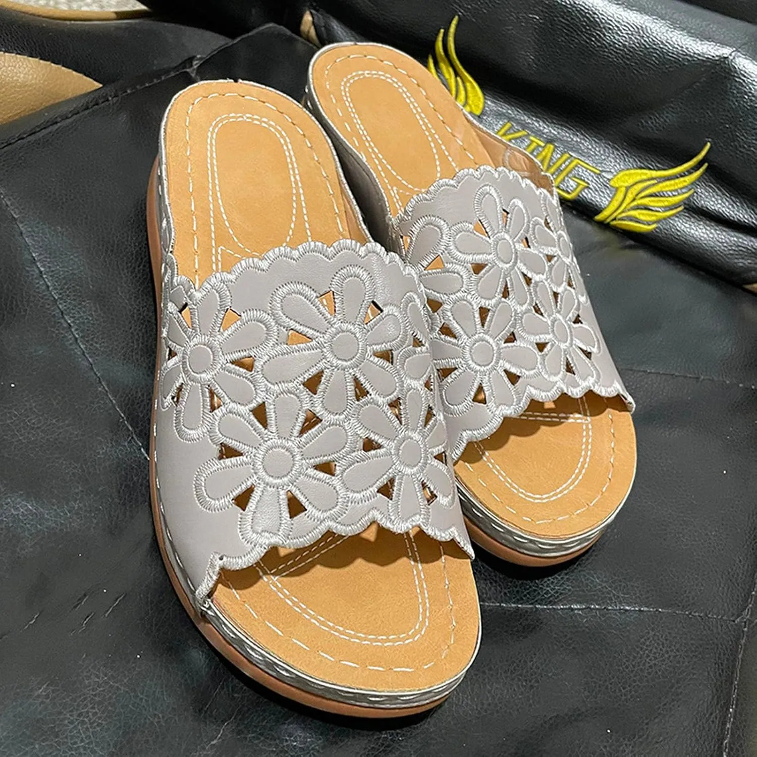 Comfortable Slide Sandals Flower Hollow Out Sandals Women's Summer Chrysanthemum Casual Fashion Women's slipper