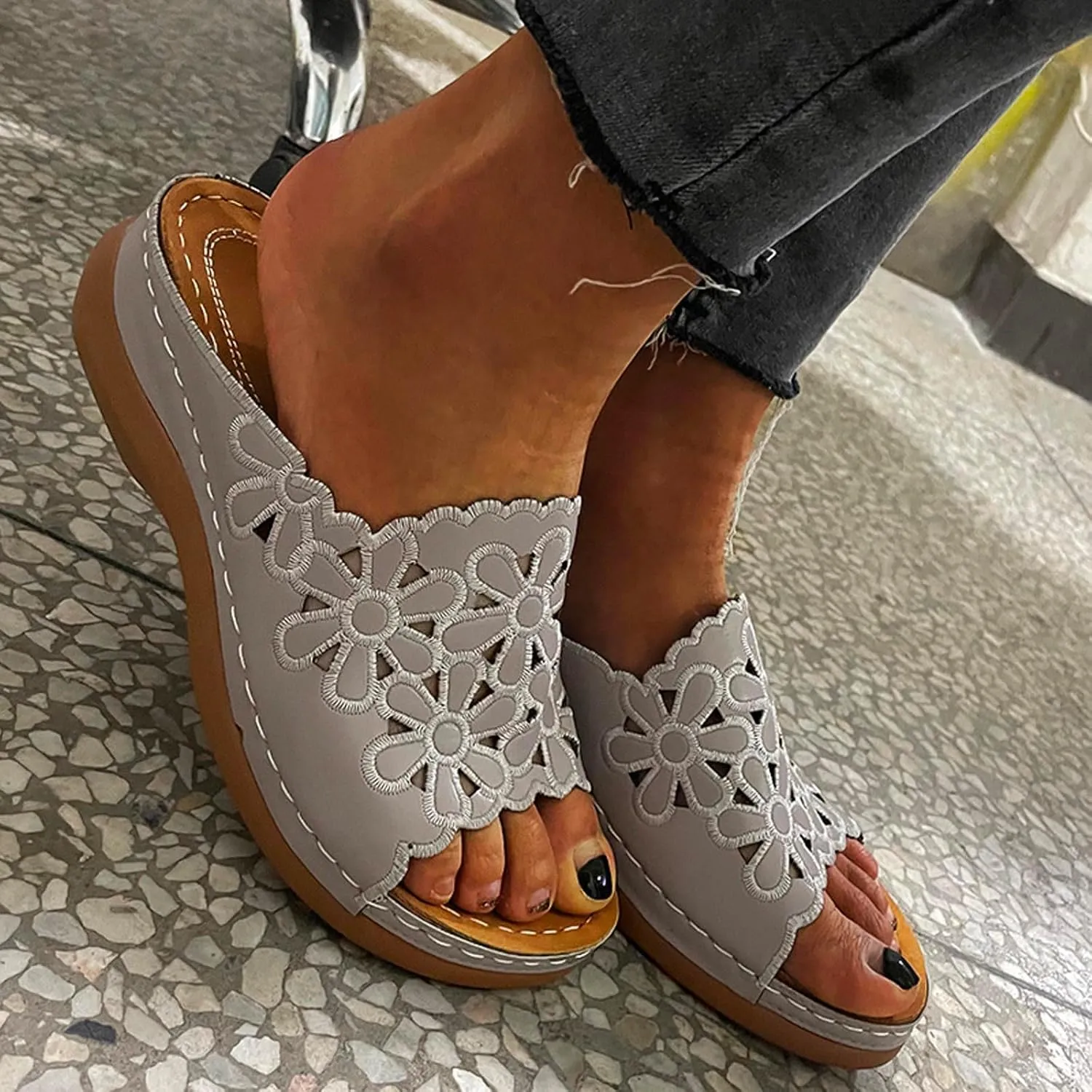 Comfortable Slide Sandals Flower Hollow Out Sandals Women's Summer Chrysanthemum Casual Fashion Women's slipper