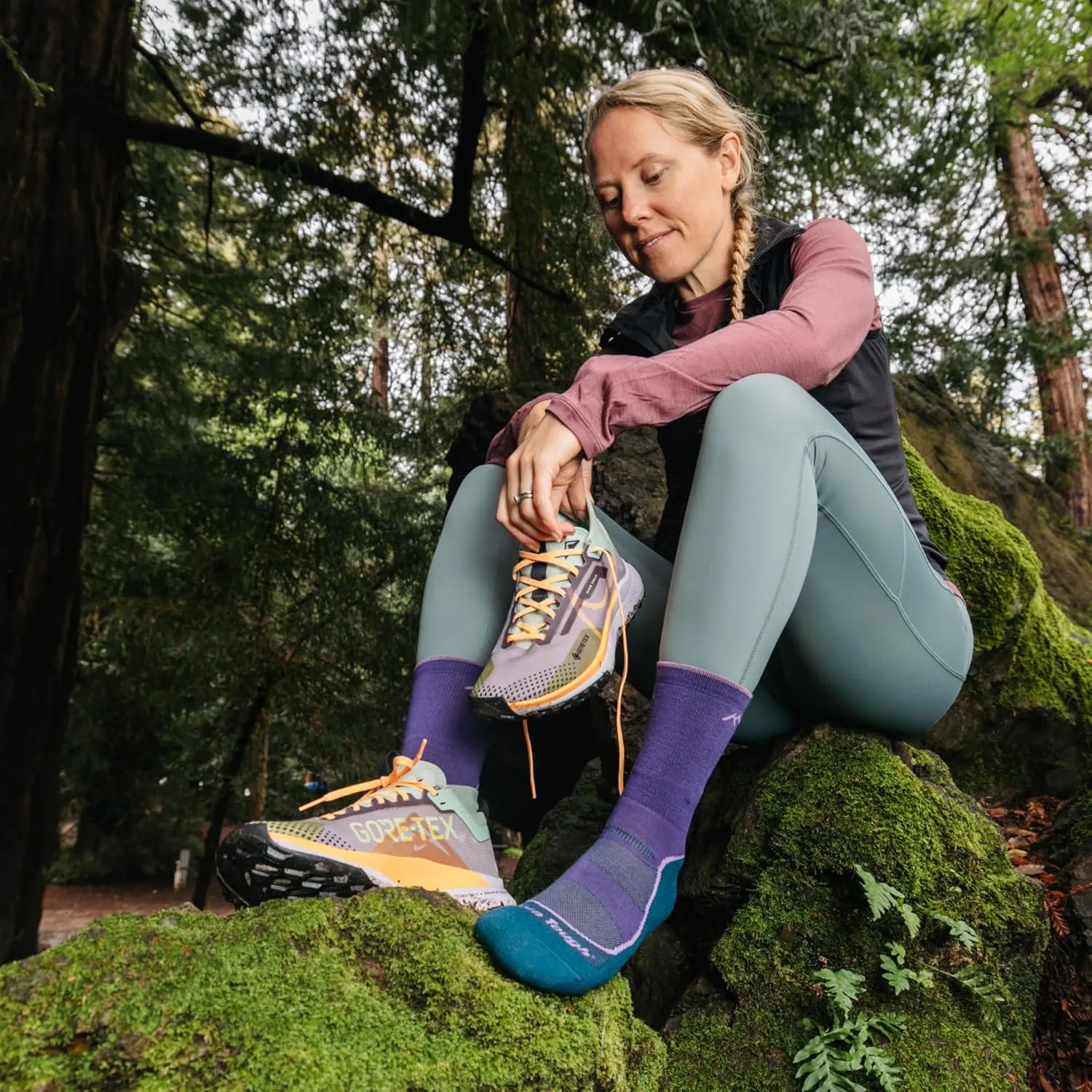 Darn Tough Women's Light Hiker Micro Crew Lightweight with Cushion Sock (Style 1967)