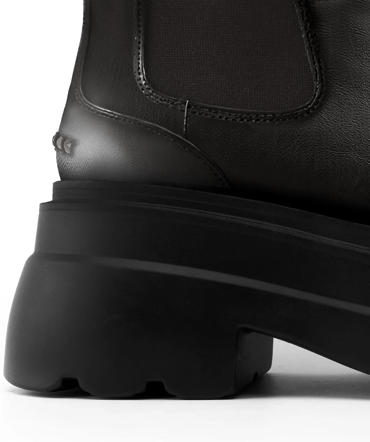 KaroNairy Platform Ankle Boots for Women Chelsea Boots Round Toe Chunky Heel Slip on Lug Sole Short Boots Black