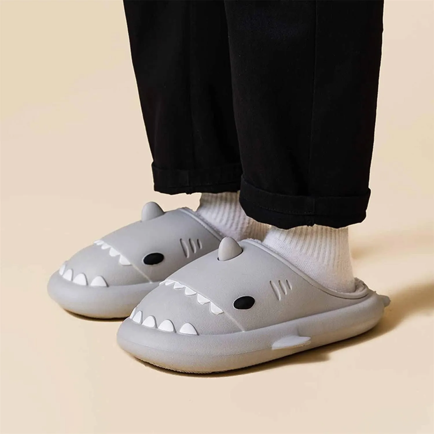 LELEBEAR Shark Slides Winter Warm Slippers, Adult Waterproof Unisex Winter Warm Plush Comfy Non-Slip Shark Slippers
