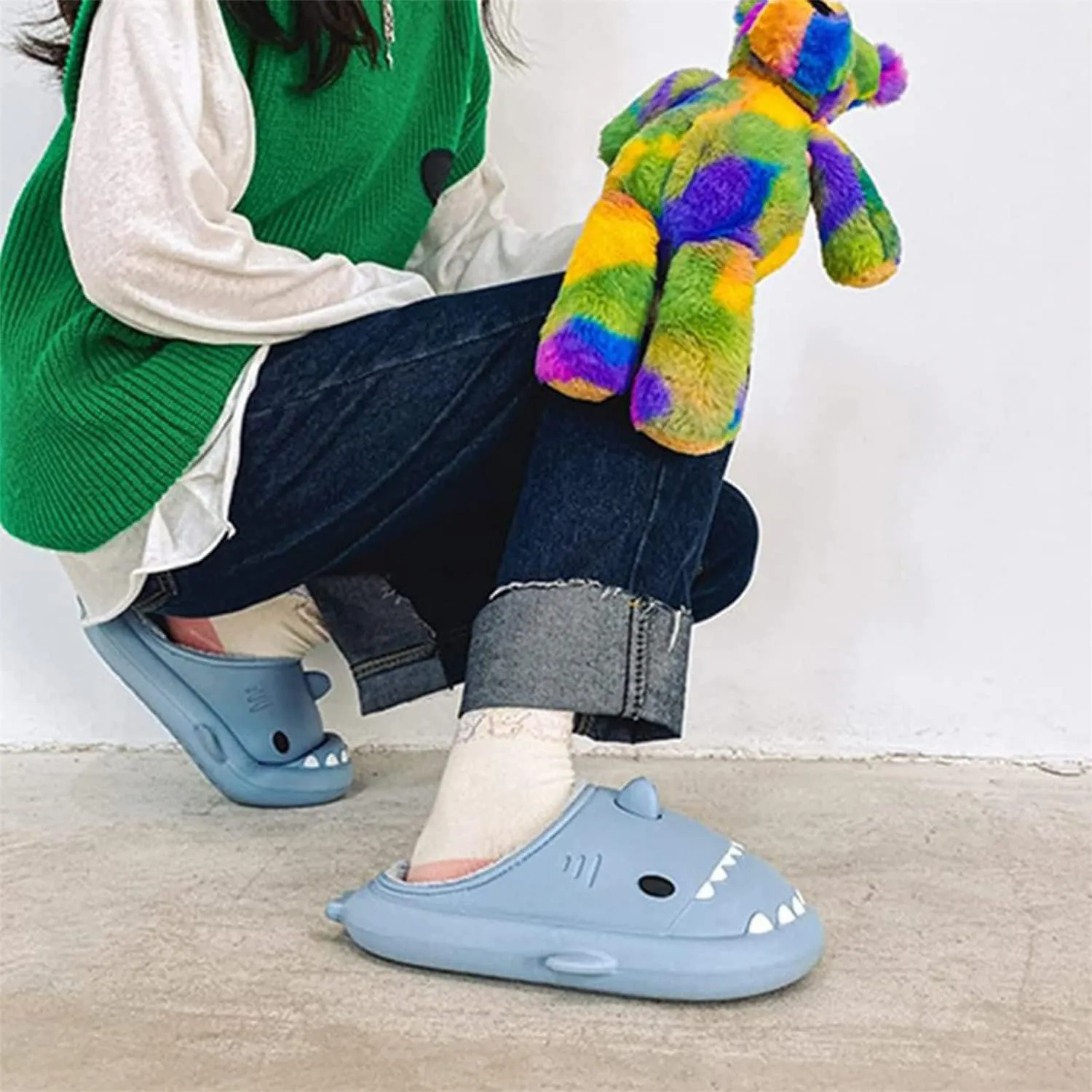 LELEBEAR Shark Slides Winter Warm Slippers, Adult Waterproof Unisex Winter Warm Plush Comfy Non-Slip Shark Slippers
