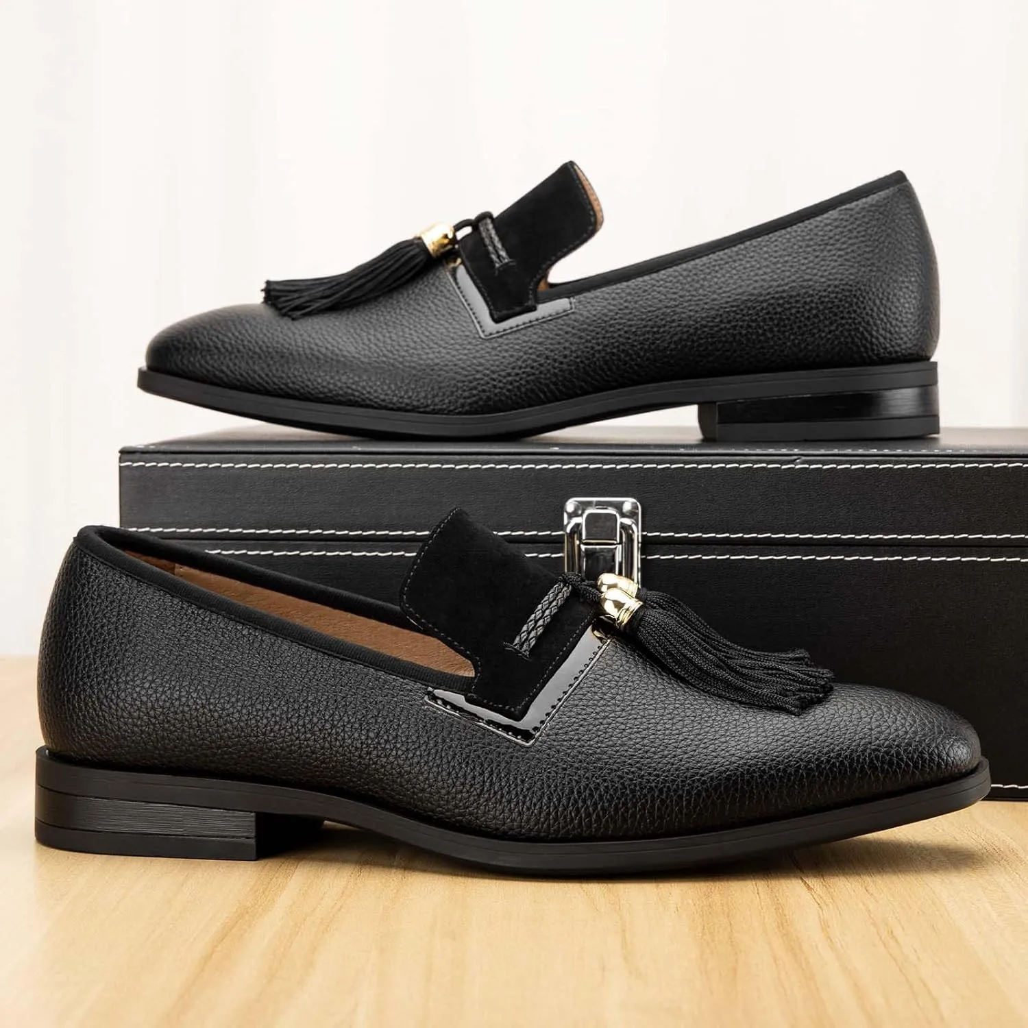 Men's Vintage Velvet Embroidery Noble Loafer Shoes Slip-on Loafer Smoking Slipper Tassel Loafer