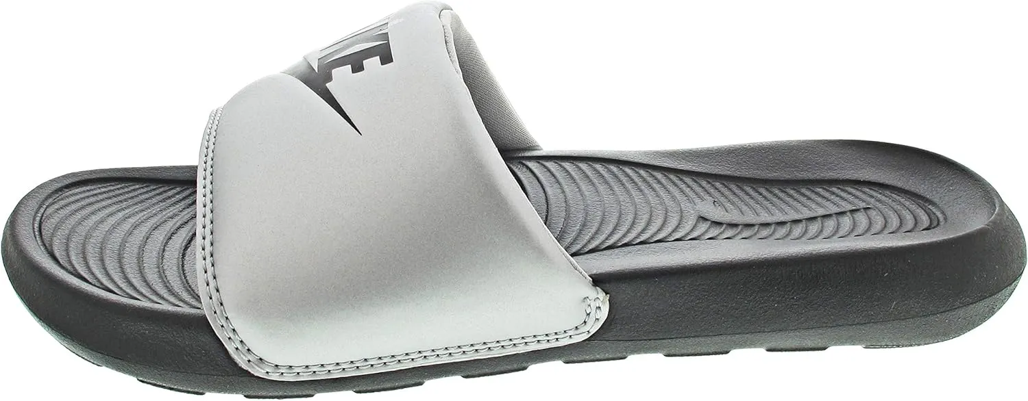 NIKE Women's Slipper