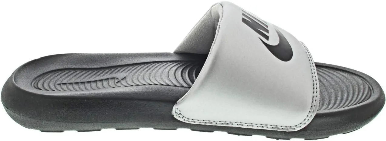 NIKE Women's Slipper