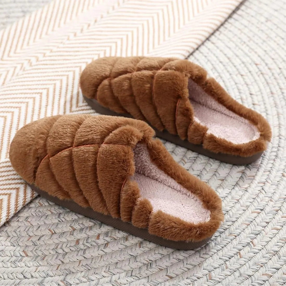 Unisex Adult Concha Slippers - Pink, Faux Fur, Memory Foam, Casual, Round Toe, Pull-On