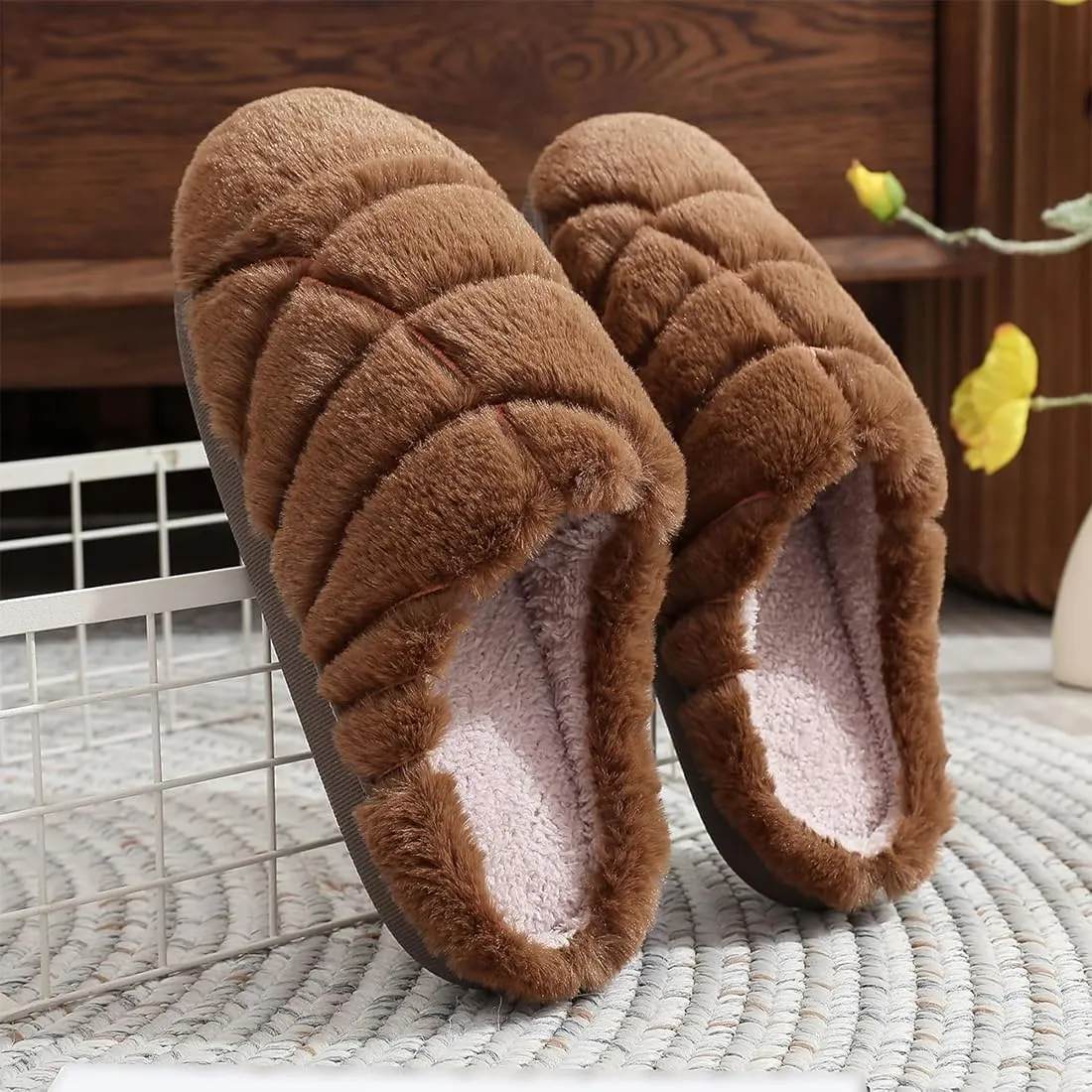 Unisex Adult Concha Slippers - Pink, Faux Fur, Memory Foam, Casual, Round Toe, Pull-On