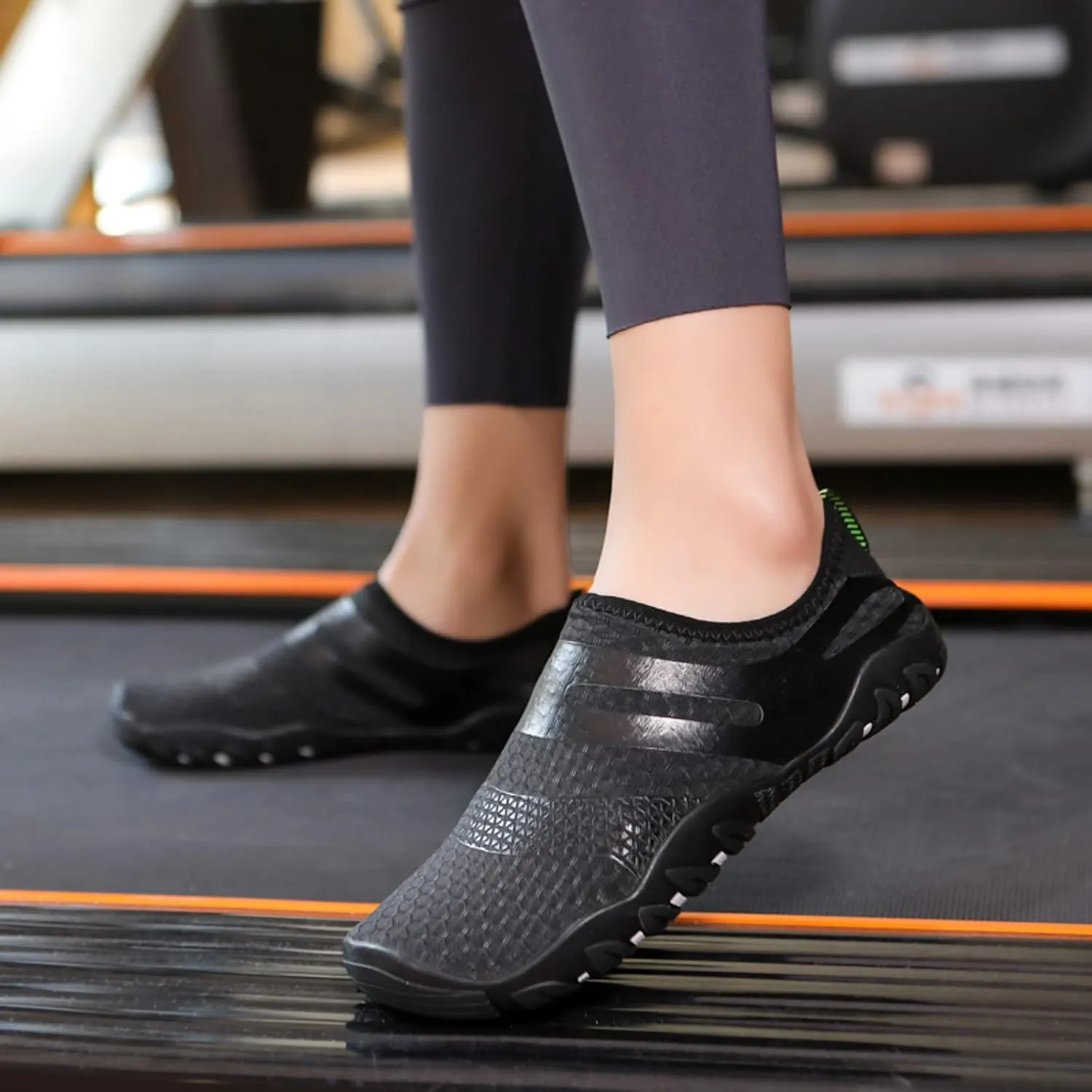 Water Shoes Men Closed Toe Non Slip Water Shoes for Hiking Women Extra Wide Water Shoes Jogging Quick Dry Pool Sports Sneaker for Beach Swim Surf Water Sport