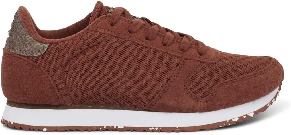 Women's Closed Sneaker